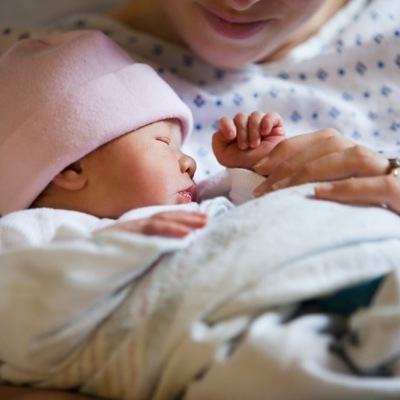 Để không sinh non bầu nhớ tránh 7 việc có hại này 7