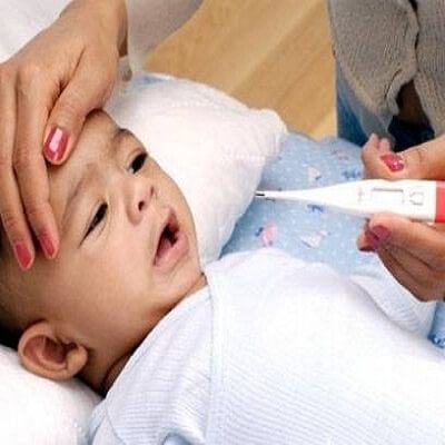 Chăm sóc trẻ bị sốt vi rút đúng cách tại nhà 3