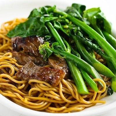 Mì xào thịt bò rau cải giòn giòn ngon miệng 10