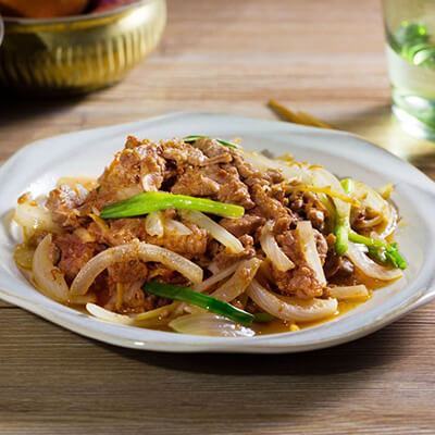 Thịt bò xào hành tây sốt XO mềm ngon nóng hổi 5