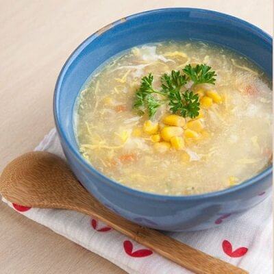 Mẹ khéo tay làm món súp gà bắp ngọt đầy dinh dưỡng cho bé 3