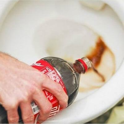 Mách mẹ 5 mẹo thông tắc bồn cầu “dễ ợt” 5