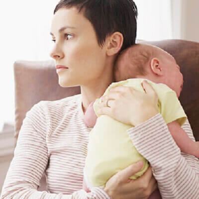 7 triệu chứng nguy hiểm sau sinh mẹ nên đi viện ngay 3
