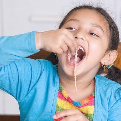 Trẻ ăn nhiều mì tôm không chỉ kém thông minh mà còn hại sức khỏe 5