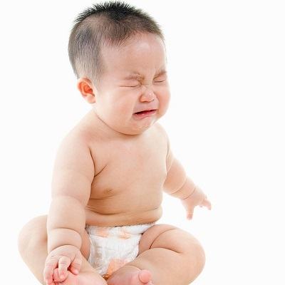 Bú sữa mẹ hoàn toàn nhưng bé vẫn bị táo bón? 3