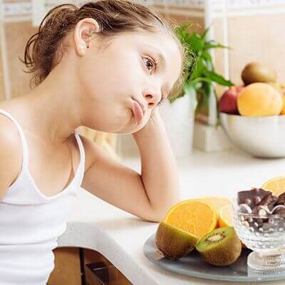 Học lớp 1 đã nhịn ăn vì sợ béo 4