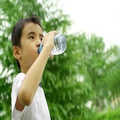 Trẻ bị thiếu nước sẽ gặp nhiều vấn đề về sức khỏe 5