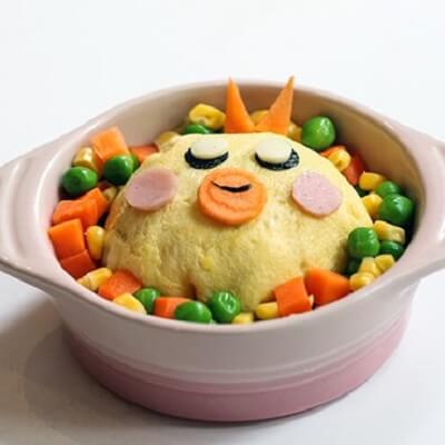 Trứng bọc cơm chiên hình gà cho bé lười ăn 16