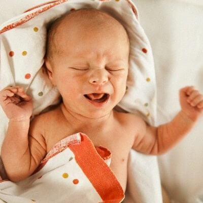 Tưa lưỡi đúng cách không cần dùng mật ong 4