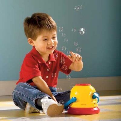 Các mốc phát triển quan trọng của bé từ 4 - 24 tháng tuổi mẹ nên biết 6