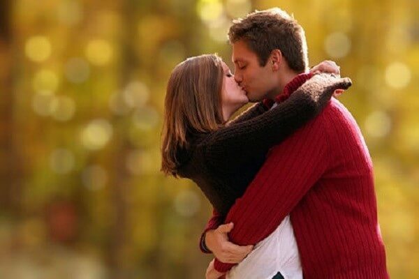 Vô vàn lợi ích từ những nụ hôn và cái ôm 37 Vô vàn lợi ích từ những nụ hôn và cái ôm 9