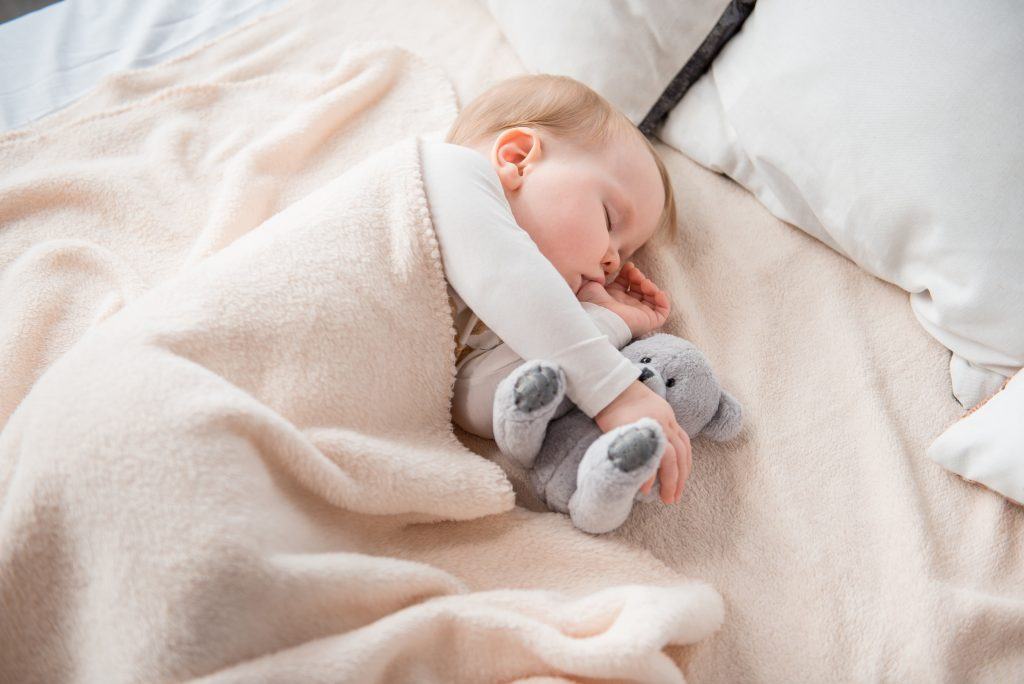 Dấu hiệu bất thường của trẻ sơ sinh khi ngủ