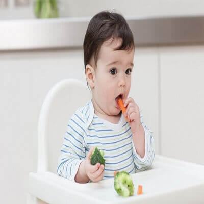 Mẹ phải làm gì khi bé ăn dặm bị táo bón? 5