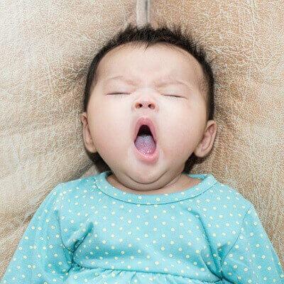 Biểu hiện viêm phổi ở trẻ sơ sinh, mẹ nào cũng cần nắm rõ 3
