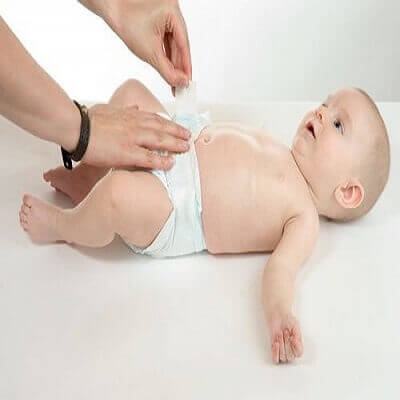 Mách mẹ về cách chăm sóc rốn trẻ sơ sinh đúng chuẩn 5