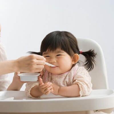 Làm sao để bé ăn không ngậm, đây là cách xử lý cho mẹ! 3
