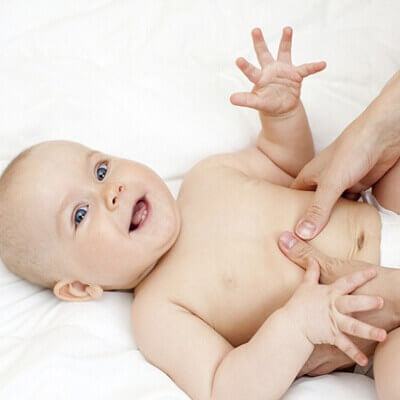 Mách bố cách mát xa cho trẻ sáng khoái suốt ngày dài 3