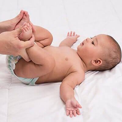 Trẻ sơ sinh không đi ngoài 3 ngày phải xử lý thế nào? 3