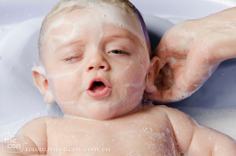 Cách chăm sóc trẻ sơ sinh mùa hè, chẳng lo bệnh vặt 35 cách chăm sóc trẻ sơ sinh mùa hè