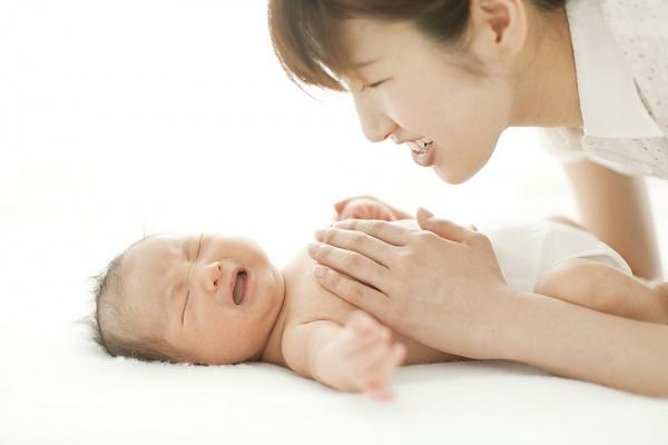 Đối phó với tình trạng giật mình khi ngủ ở trẻ sơ sinh 3