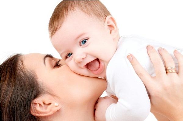 Cách dỗ bé nín khóc hiệu quả mẹ nên áp dụng 7