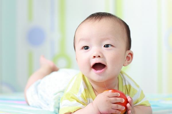 Giải đáp thắc mắc: Có nên tập cho trẻ nhỏ nằm sấp 33 Giải đáp thắc mắc: Có nên tập cho trẻ nhỏ nằm sấp 5