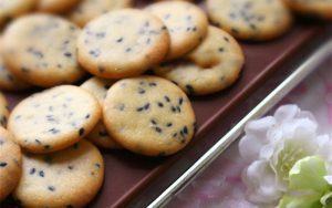 Bánh quy hạt thực phẩm chứa xyanua