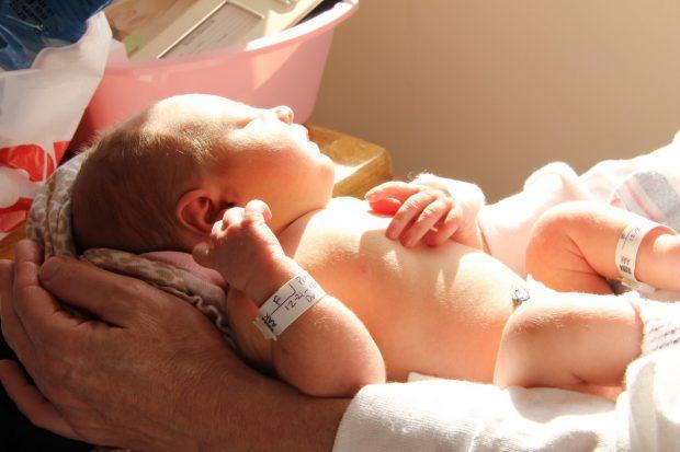 Kiêng cữ sau sinh: 20 điều mẹ cần tránh để không hối hận khi về già 38 Kiêng cữ sau sinh: 20 điều mẹ cần tránh để không hối hận khi về già 10
