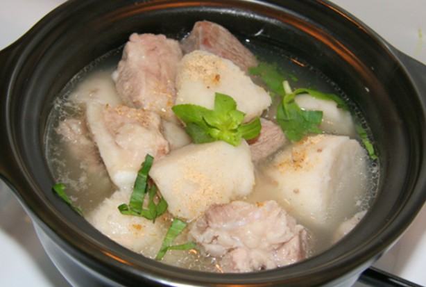 cách nấu canh khoai sọ sườn non
