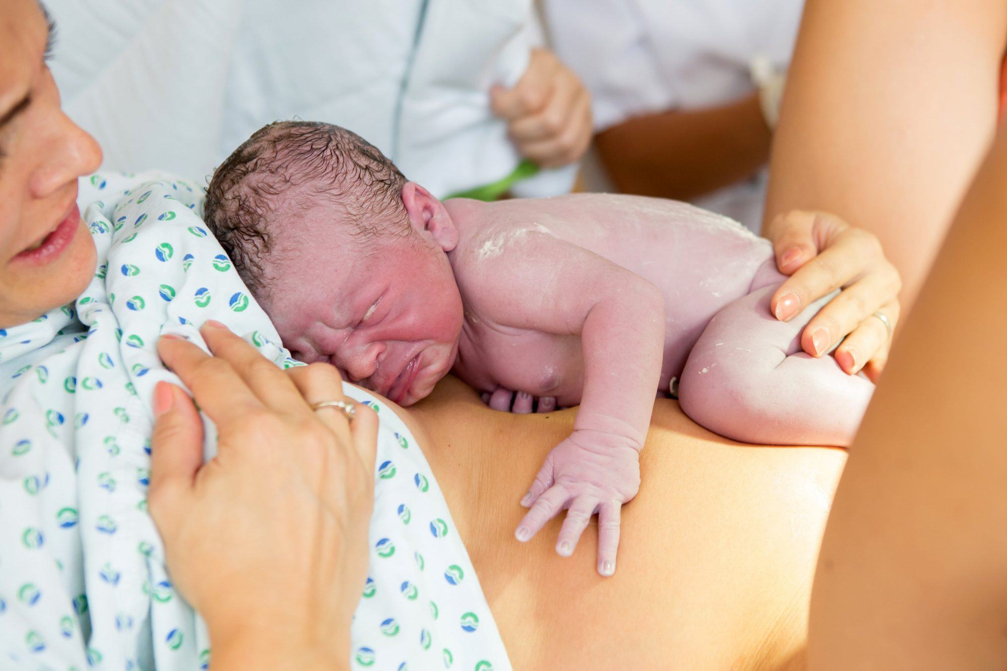 Cách chăm sóc trẻ sơ sinh mới chào đời 24 giờ đầu 38 cách chăm sóc trẻ sơ sinh mới chào đời