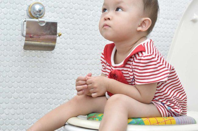 Cách dạy trẻ đi vệ sinh hết sức dễ dàng 35 lần đầu tập đi vệ sinh