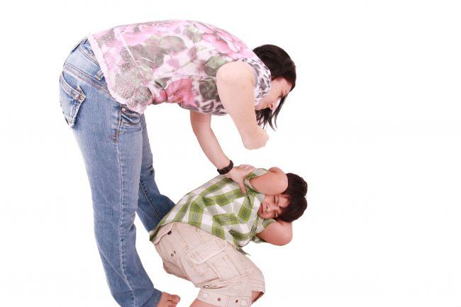 Nếu đánh đòn trẻ em, hãy tránh xa 8 điểm tử huyệt có thể gây tử vong này 35 Nếu đánh đòn trẻ em, hãy tránh xa 8 điểm tử huyệt có thể gây tử vong này 7