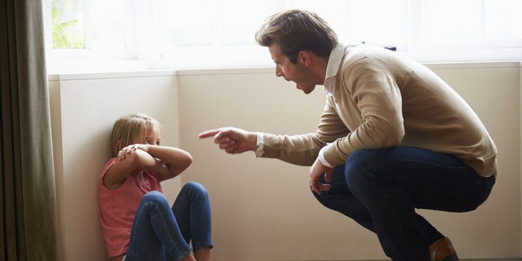 Nếu đánh đòn trẻ em, hãy tránh xa 8 điểm tử huyệt có thể gây tử vong này 4