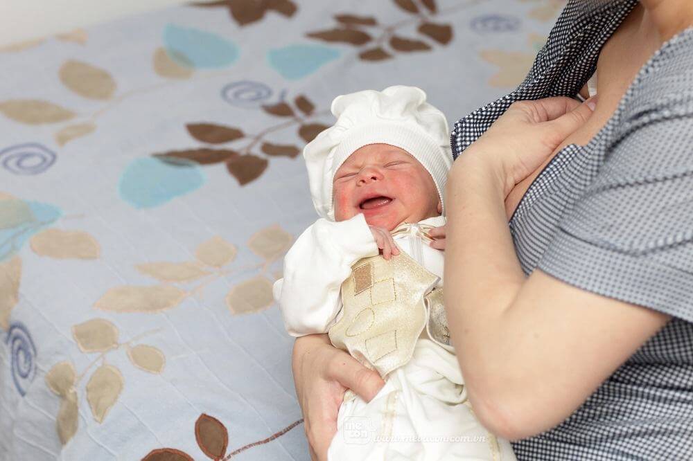 Bé bỗng dưng bỏ bú mẹ: Nguyên nhân và cách khắc phục thành công 33 Bé bỗng dưng bỏ bú mẹ