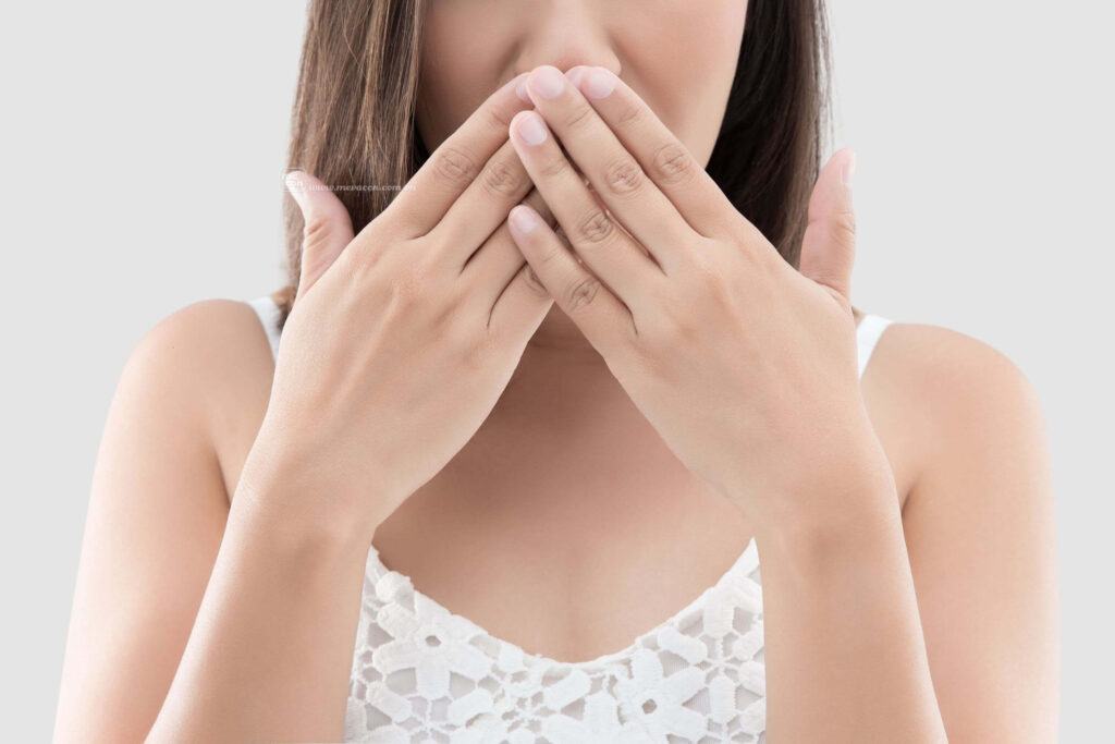 Cách chữa khí hư có mùi hôi tại nhà