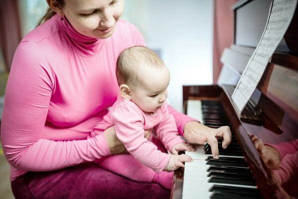 4 lợi ích tuyệt vời khi cho trẻ sơ sinh nghe nhạc cổ điển 3