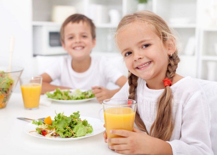 Giúp mẹ giải tỏa băn khoăn bé bị sốt phải làm sao 8