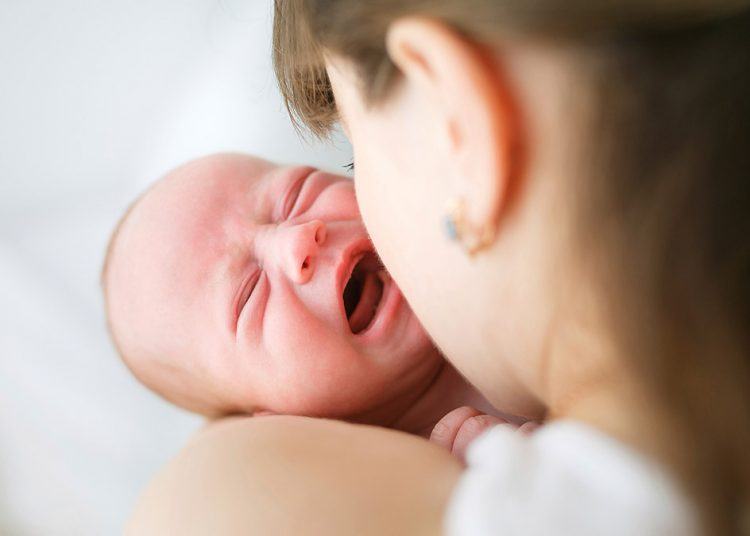 Tuyệt chiêu trị trẻ sơ sinh khóc đêm cực hay - Bé nín ngay và ngủ ngon tới sáng 36 mẹ rời con đột ngột