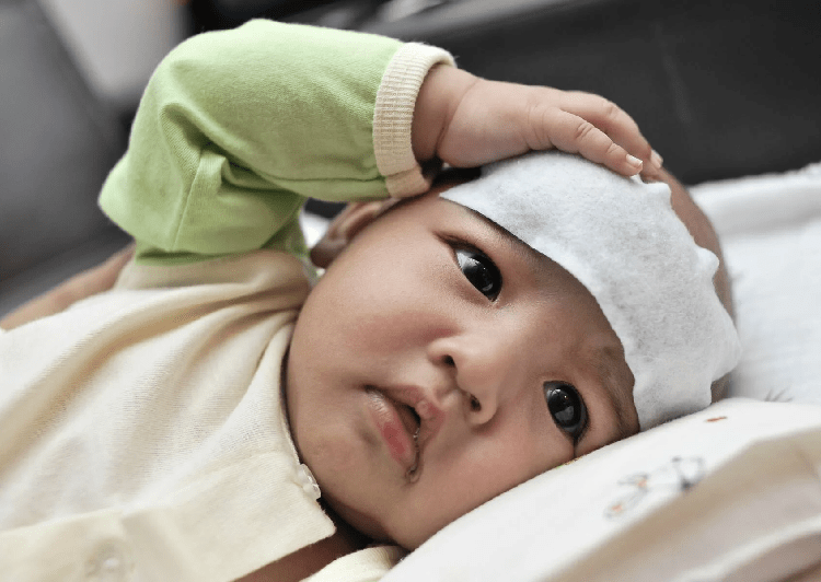 Trẻ sốt mọc răng: Cha mẹ cần phải xử lý như thế nào? 35 Trẻ sốt mọc răng: Cha mẹ cần phải xử lý như thế nào? 7