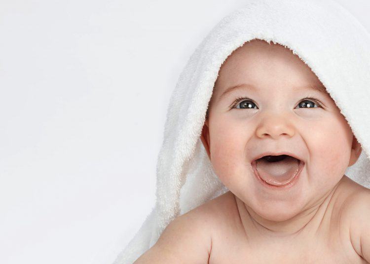 Trẻ sốt mọc răng: Cha mẹ cần phải xử lý như thế nào? 37 Trẻ sốt mọc răng: Cha mẹ cần phải xử lý như thế nào? 9
