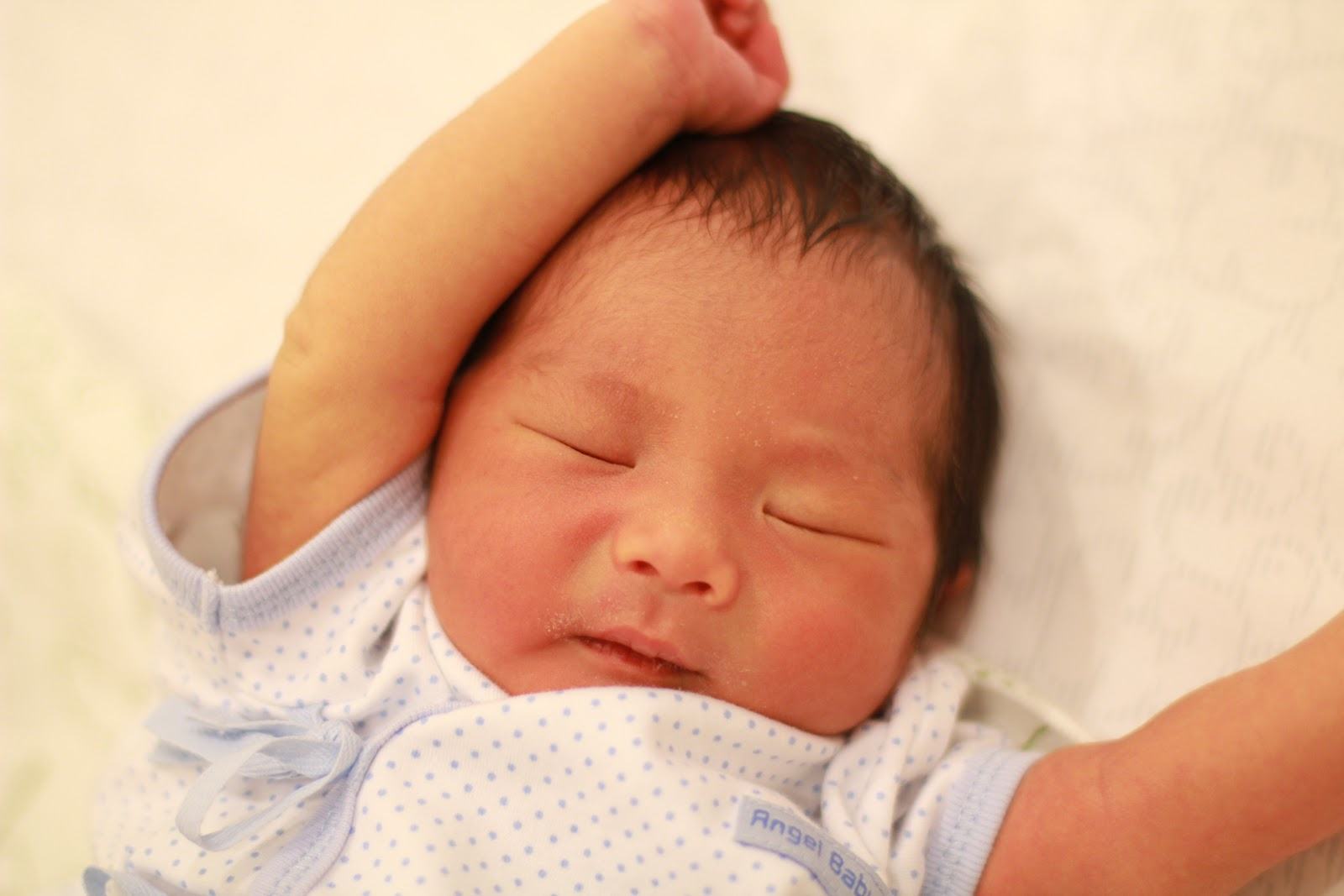 Mẹo dân gian chữa rướn ở trẻ sơ sinh giúp bé ngủ sâu giấc, hết khóc đêm 8