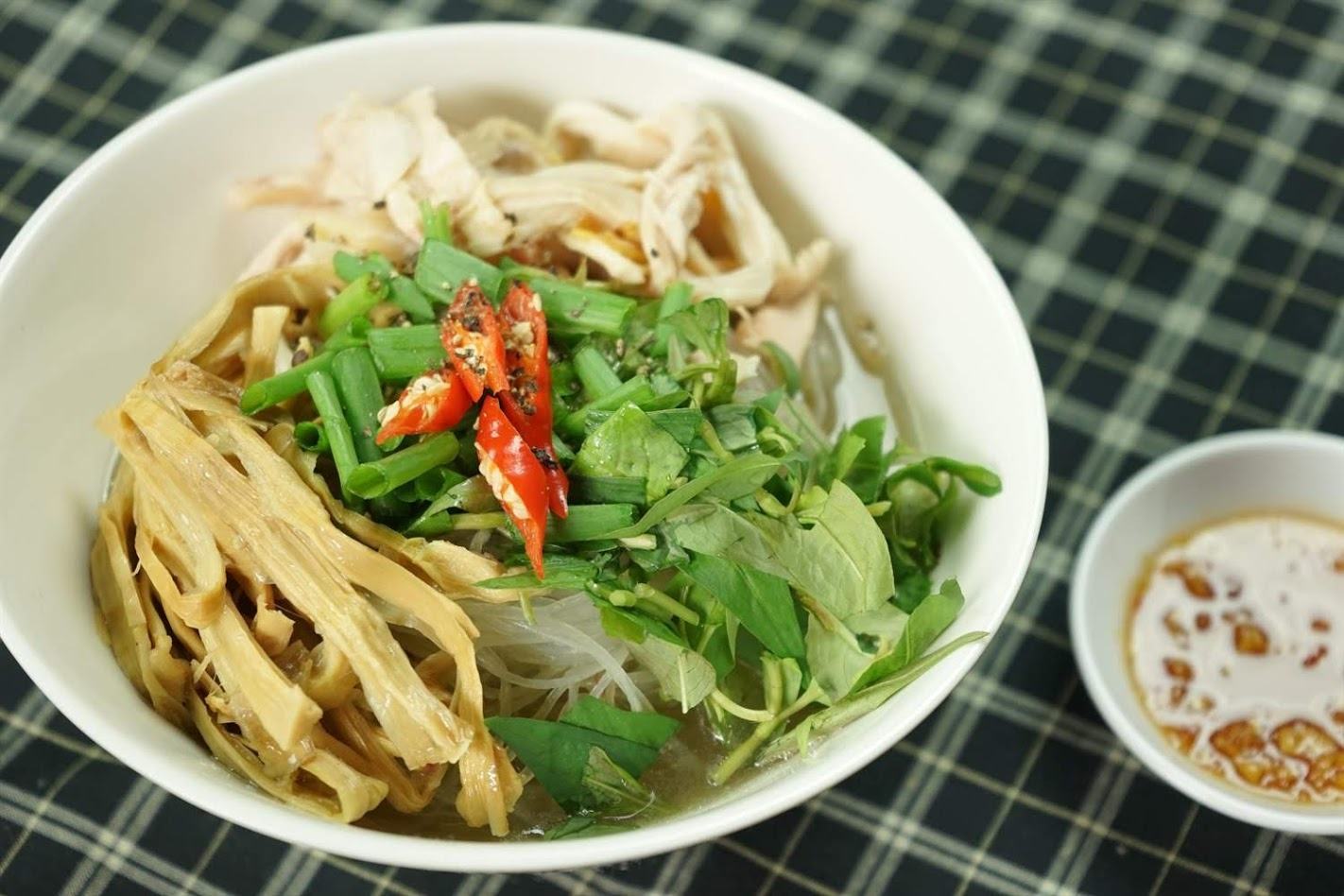 Cách làm gà nấu măng thơm ngon cho bữa cơm gia đình 6