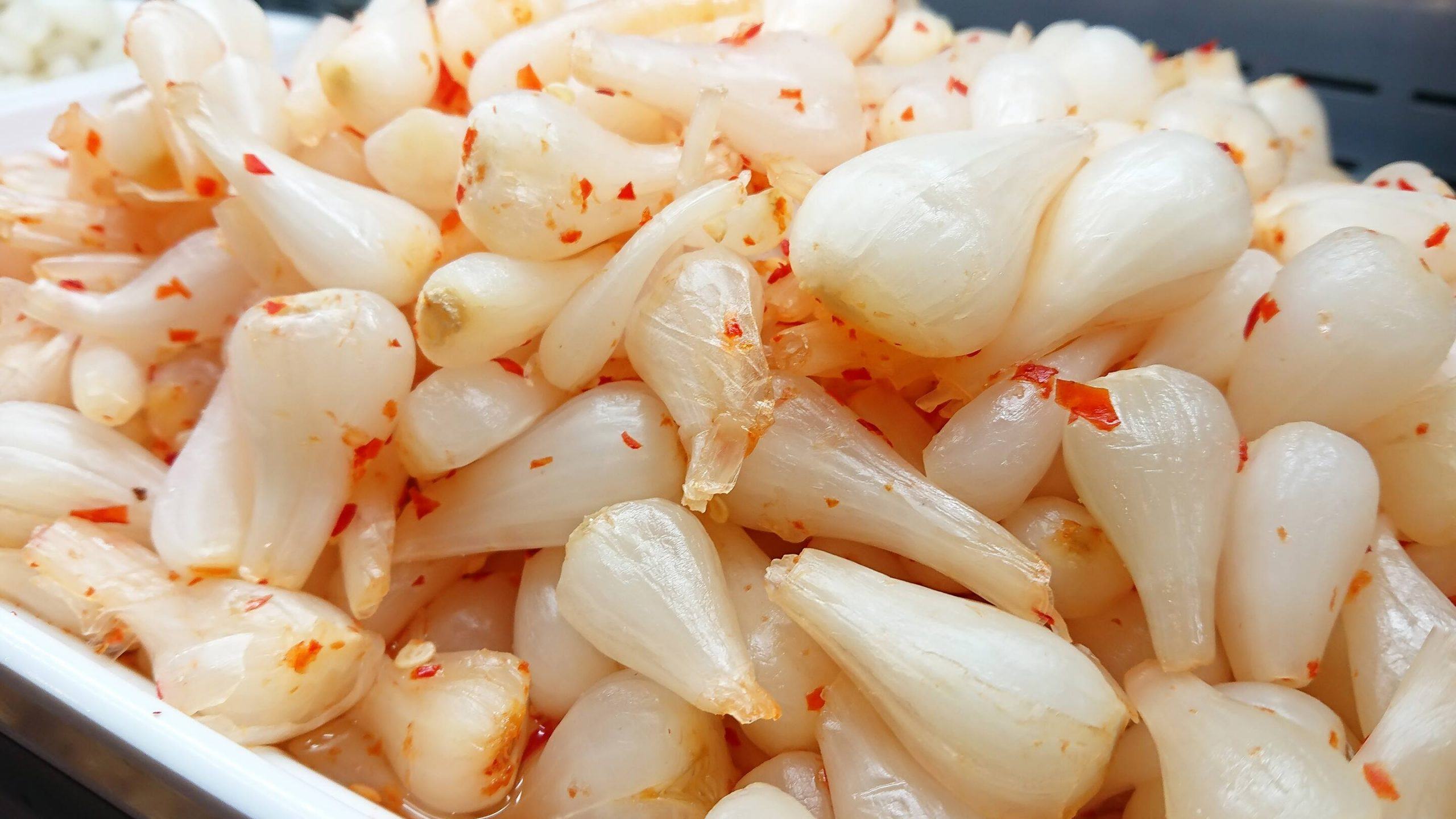 Mách mẹ làm dưa kiệu ngày tết không cần phơi nắng, vừa giòn ngon vừa tiết kiệm thời gian 16 dưa kiệu