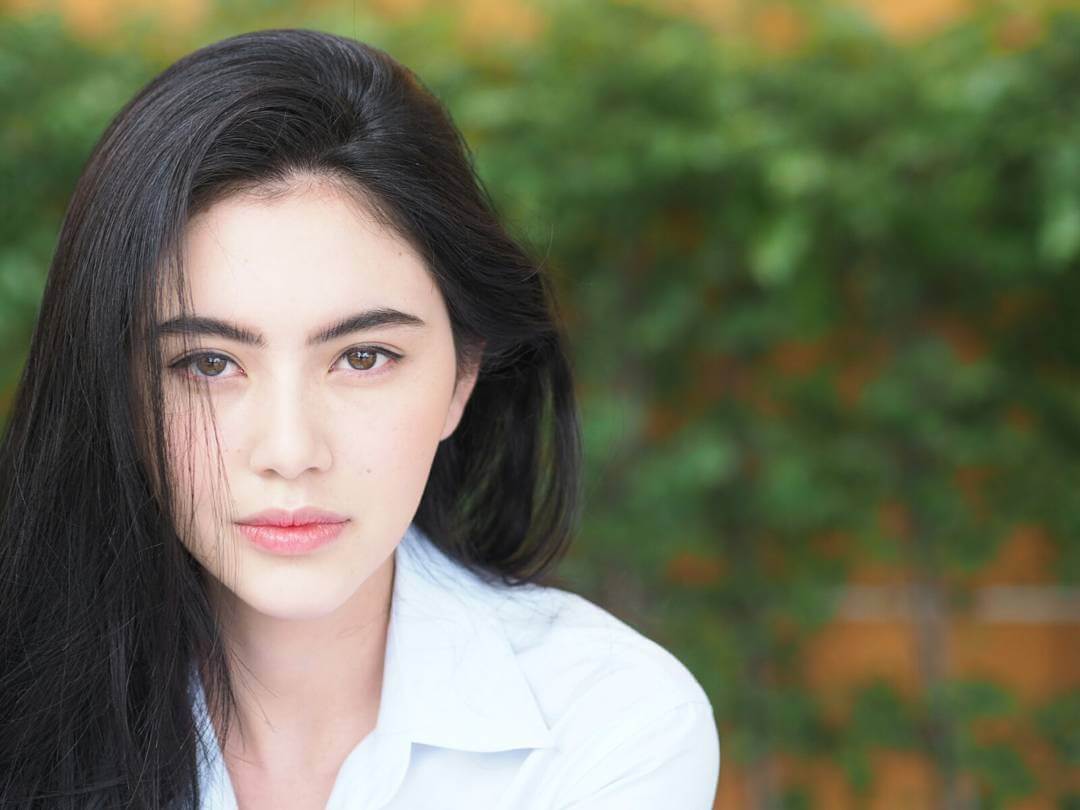 phụ nữ quyến rũ