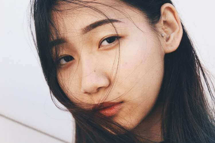phụ nữ quyến rũ