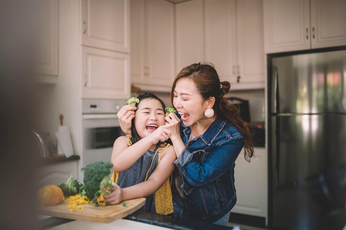 Vì đâu mà mẹ và con gái lại trở nên thân thiết đến thế? 35 mẹ con