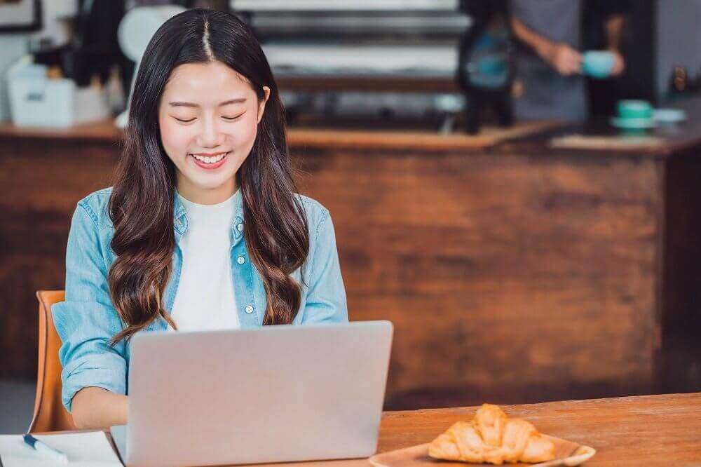 Làm thế nào để có thể hợp ý với sếp ở công ty 33 muôn màu công sở
