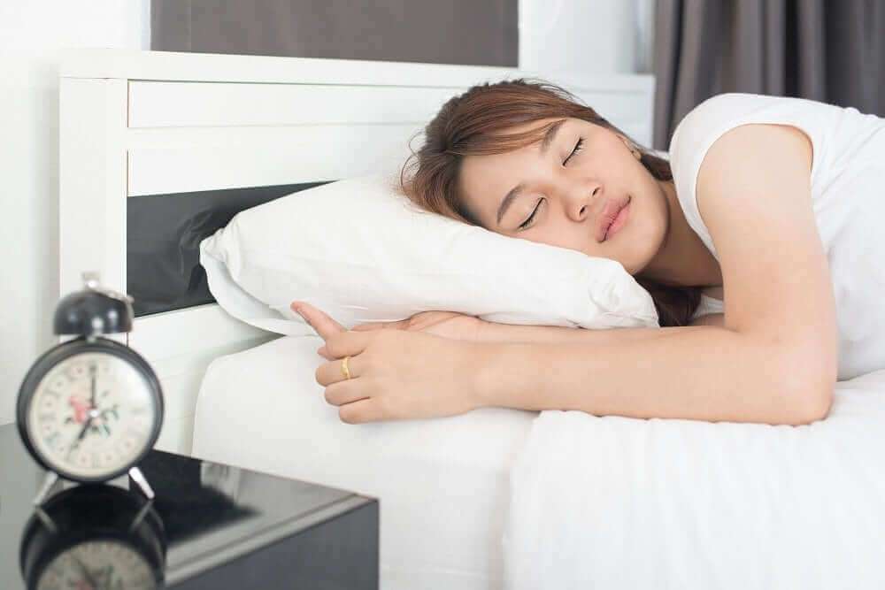 Tuyệt chiêu ngủ nhanh bất kể thời điểm, vị trí mà không cần 'đếm từ 1 đến 1000' 35 những cách ngủ nhanh