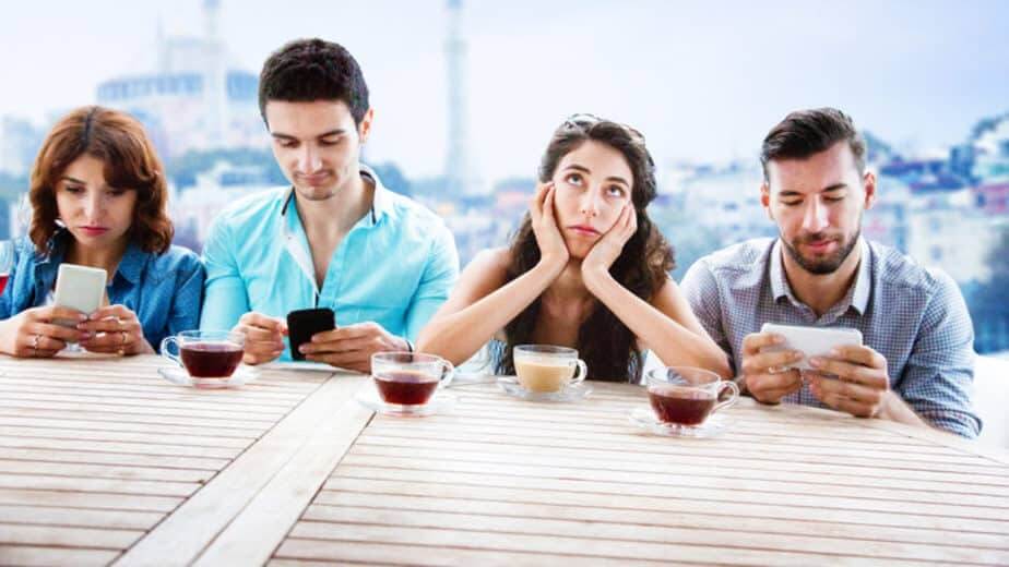 Phubbing và một xã hội ngừng giao tiếp 34 Phubbing và một xã hội ngừng giao tiếp 5