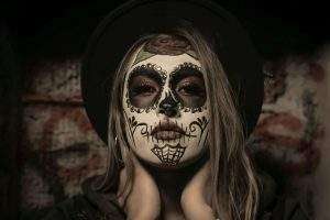 2 phong cách trang điểm Halloween giúp mẹ kịp thời “bắt trend” 2020 35 trang-diem-halloween